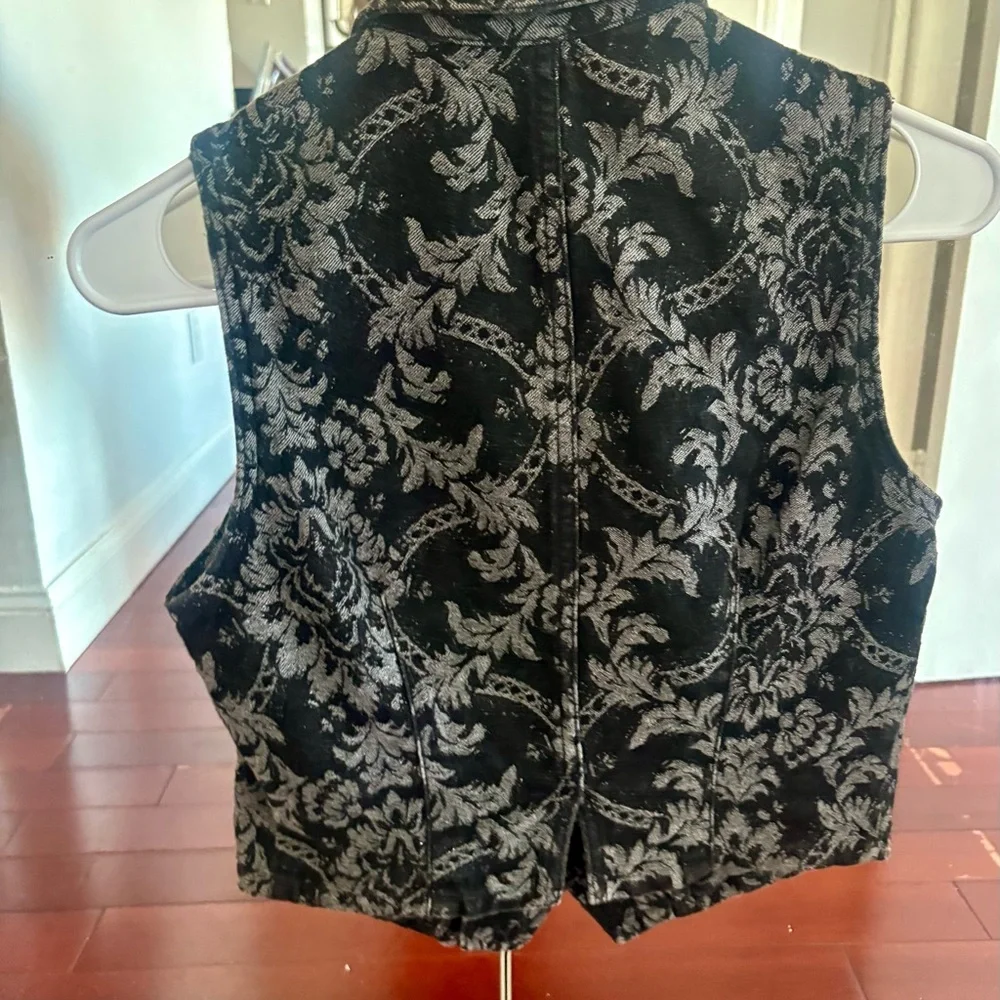 Vintage Guess Black and Gray Floral vest